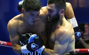 Тренер Бетербієва озвучив свою суддівську записку бою з Біволом: "Він усі 12 раундів домінував"