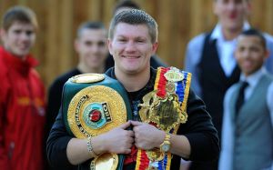 Тренер Бівола прокоментував смерть Хаттона: "Був безбашенним і брудним боксером із шинку"