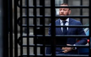 Джо Роган оцінив шанси Конора МакГрегора на відновлення кар'єри: "Він продовжує тусуватися"