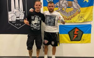Денис Берінчик пояснив, чому готується до бою з Девісом без свого тренера