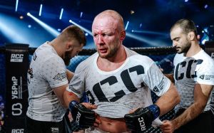 Даурен Єрмеков розкритикував Шлеменка за бій з Ісмаїловим: "Я взагалі не розумію, як він готується"