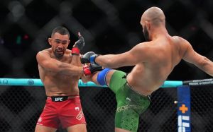 Відео бою Рафа Гарсія - Джаред Гордон UFC Fight Night 259