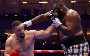 Олександр Усик відреагував на перемогу Паркера над Баколе