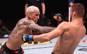 Чарльз Олівейра засабмітив Матеуша Гамрота в другому раунді на UFC FIght Night 261