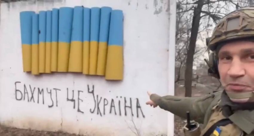 Віталій Кличко зустрів Новий рік з українськими військовими на передовій: "Шлемо вам вітання з Бахмута"