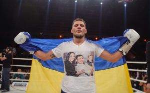 Денис Берінчик захистив титул WBO International у бою з Ніхітою Аракавою