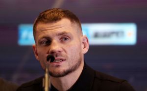 Олександр Красюк розповів, коли Денис Берінчик проведе наступний бій
