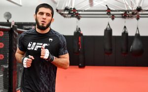 Резніков оцінив рівень грепплінгу Махачева