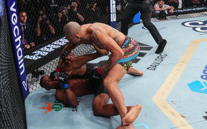 Відео бою Алекс Перейра - Джамаал Хілл UFC 300