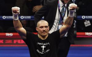 Роман Кармазін назвав боксера, який переможе Усика