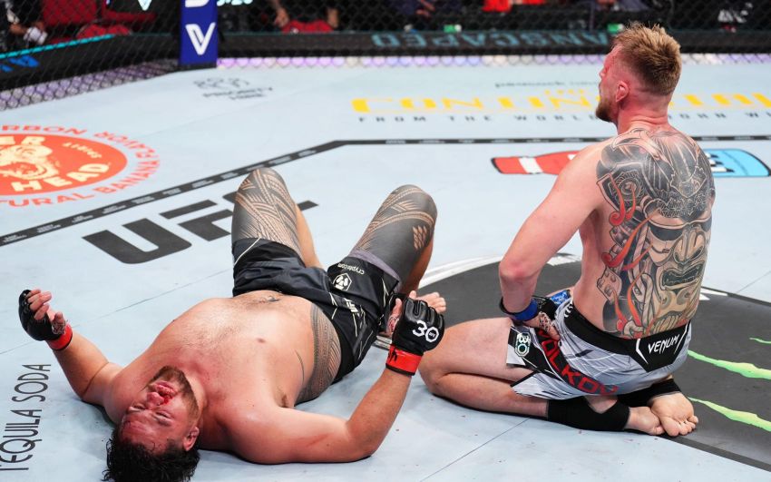 Олександр Волков впевнено розібрався з Таєм Туівасою на UFC 293