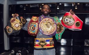Теофімо Лопес відреагував на позбавлення Кроуфорда титулу WBC