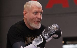 Чи переможе Махачев у бою з Волкановскі: прогноз від Олександра Ємельяненка