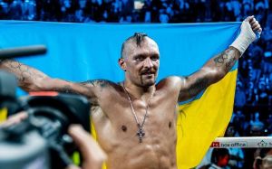 Олександр Красюк: "Усик говорив, що після того як переможе Ф'юрі, він може спуститися і побитися з Канело або Мейвезером"