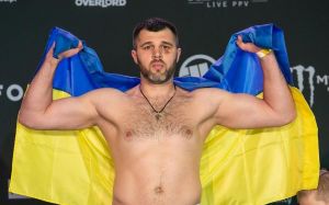 Боксер Радченко передав ЗСУ черговий автомобіль