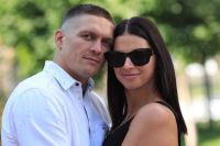 Дружина Усика: "Обожнюю наших людей. Ми незламні"