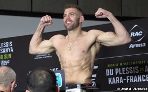 Результати зважування UFC 305: Дрікус дю Плессі - Ісраель Адесанья