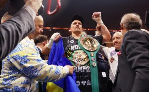 Тренер Усика перерахував варіанти продовження кар'єри Олександра після реваншу з Ф'юрі
