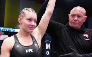 Боєць UFC відповіла критикам: "Жінки стають сильнішими, чоловіки - слабшими"