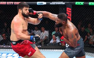 Відео бою Кертіс Блейдс - Рівзан Кунієв UFC on ABC 8