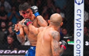 Жозе Альдо спірно поступився Маріо Баутісті на UFC 307