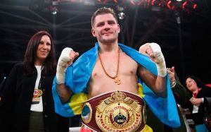 Денис Берінчик та Емануель Наваррете поборються за вакантний титул WBO