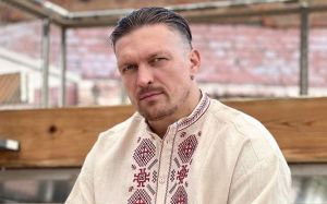 Олександр Усик - про ситуацію в Україні: "З тим, що в мене є, я маю бути трохи гівном. Б***ь, мені не пофіг"