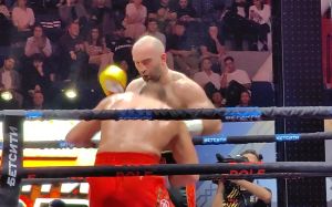 Шеннон Бріггс відреагував на перемогу Гассієва над Пулєвим