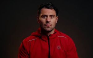 Джеймі Мур: "Якщо Аллен поб'ється з Джошуа - це буде історія в дусі Роккі та Аполло Кріда"