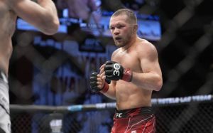 "Він на жоден бій у UFC не вийшов здоровим". Хамзін розповів про травми Петра Яна