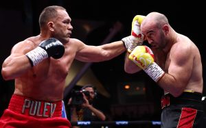Мурат Гассієв ефектно нокаутував Пулєва і став регулярним чемпіоном WBA