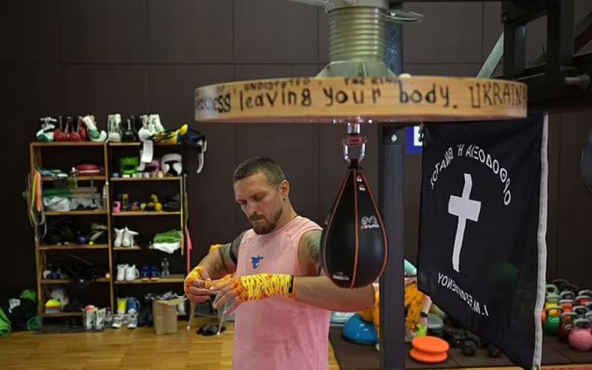 Олександр Усик озвучив несподівані кар'єрні плани після реваншу з Ф'юрі