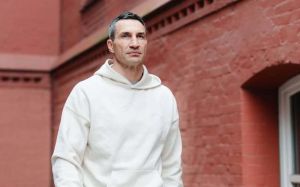 Боб Арум висловився про можливий камбек Кличка: "У це важко повірити"