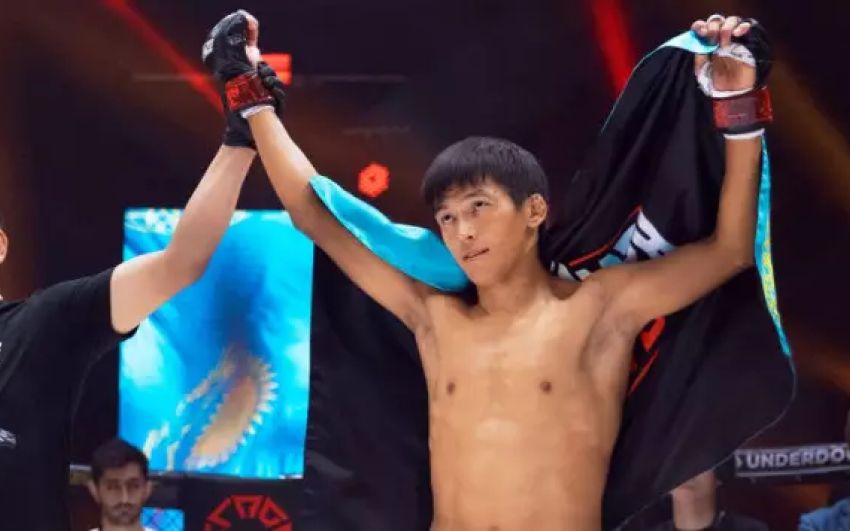 Непереможений боєць із Казахстану підписав контракт із UFC