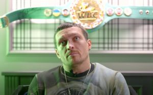 "Окропити себе святою водою". Усик розповів, що робити, якщо подивився російські новини