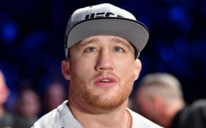 Тренер Махачева назвав фаворита в бою Гетжі з Голловеєм