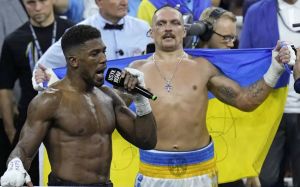 Джошуа визнав Усика одним із найкращих важковаговиків усіх часів