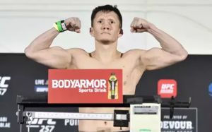 "Жумагулов - найбільш невдачливий хлопець у UFC". Експерт висловився про перспективи бійця