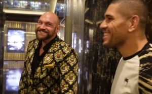 Стало відомо, про що розмовляли Тайсон Ф'юрі та Алекс Перейра на вечорі боксу в Австралії