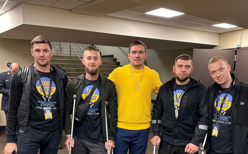 Олександр Усик - про реванш із Джошуа: "У дев'ятому раунді я зрозумів, що якщо зараз упаду, то бійці, які захищають нашу країну, впадуть духом"