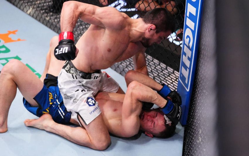 Умар Нурмагомедов побував у нокдауні, але переміг Бекзата Алмахана на UFC Fight Night 238
