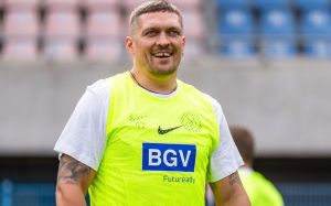 Олександр Усик - про своє майбутнє у футболі: "Такого взагалі не було у світовій історії"