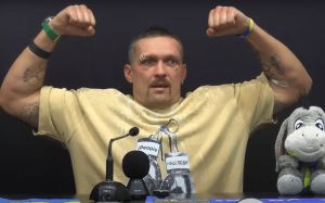 Олександр Усик звернувся до вболівальників після перемоги над Ф'юрі