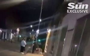 Відео: Охоронці вивели п'яного Тайсона Ф'юрі з бару. Боксер упав і вдарився головою