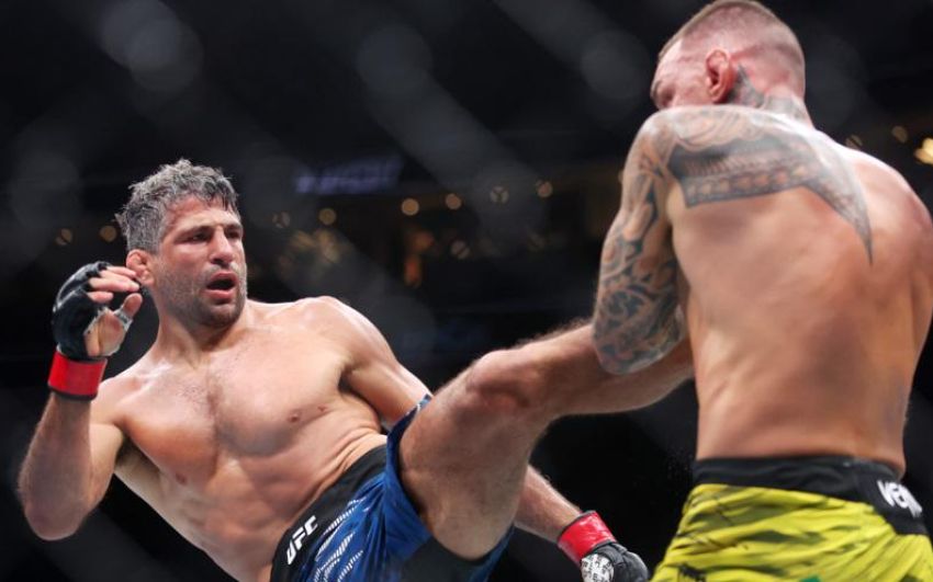 Відео бою Бенеїл Даріуш - Ренато Мойкано UFC 317