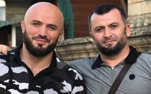 Брат Магомеда Ісмаїлова готовий побитися з блогером Коваленком