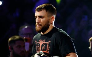 Микола Валуєв заявив, що Росія готова прихистити Ломаченка: "На відміну від свого друга Усика, Василь не змінює думку"