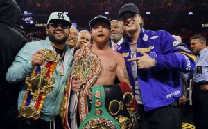 Більше не абсолют! IBF позбавила Сауля Альвареса титулу