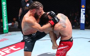 Відео бою Рафаель Фізієв - Ігнасіо Бахамондес UFC on ABC 8