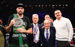 Френк Воррен пояснив, чому впевнений у перемозі Тайсона Ф'юрі в бою з Олександром Усиком
